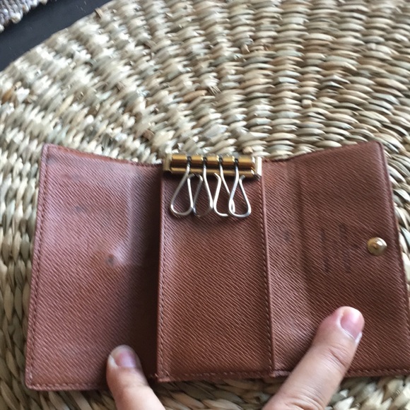 Authentic preloved Louis Vitton Key Holder - Picture 9 of 17